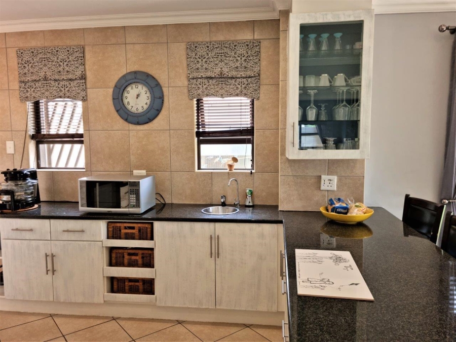5 Bedroom Property for Sale in Melodie North West